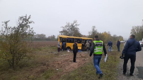 В Херсонской области перевернулся автобус с людьми